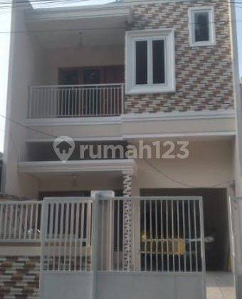 Rumah Kemayoran Sumur Batu Minimalis Depan Taman Jakarta Pusat 1