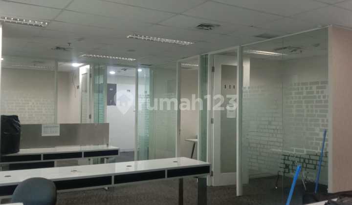 Furnished Office Space Ready to Use. No Odd-Even Plate Restrictions. Near Mall.