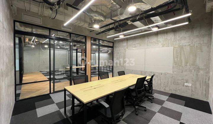 Ruang Kantor Full Furnished. Bebas Ganjil Genap. Dilalui Transjak, Mrt.