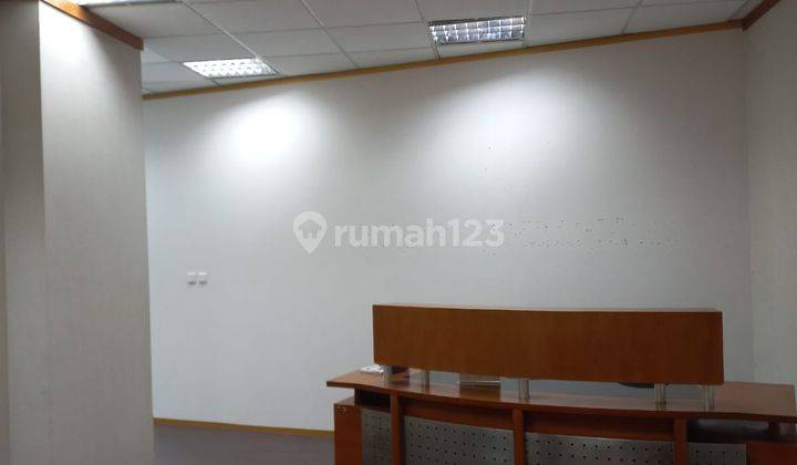 Ruang Kantor Full Furnished Fasilitas lengkap, Bebas Ganjil Genap, Free Overtime  1