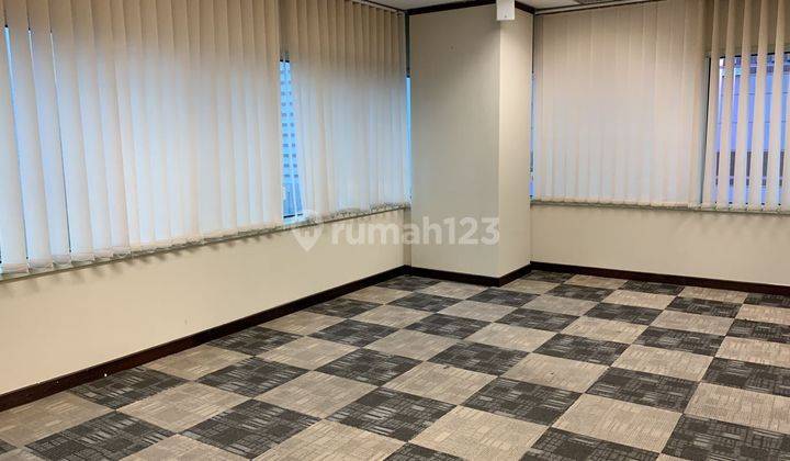 Ruang Kantor Semi Furnished Siap Pakai Bebas Ganjil Genap di Sudirman  2