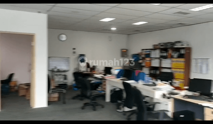 Ruang Kantor Full Furnished Siap Pakai, Bebas Ganjil Genap, Design open space, free Overtime  3