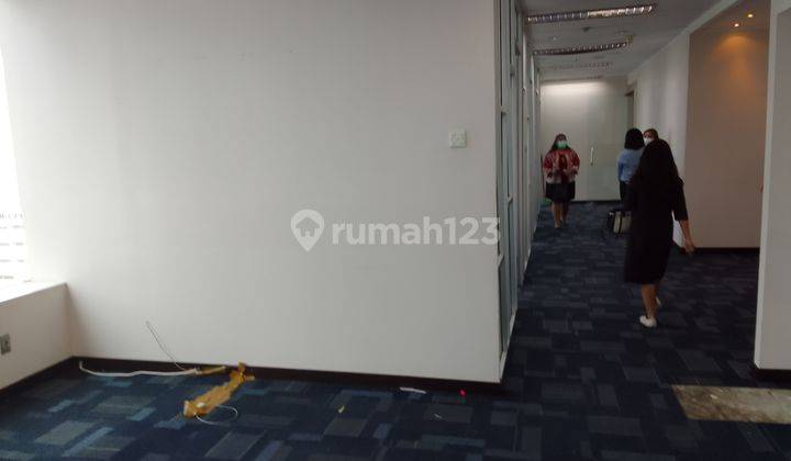 Ruang Kantor Semi Furnished, Bebas Ganjil Genap. Cocok untuk perusahaan Lawfirm. Akses mudah. 2