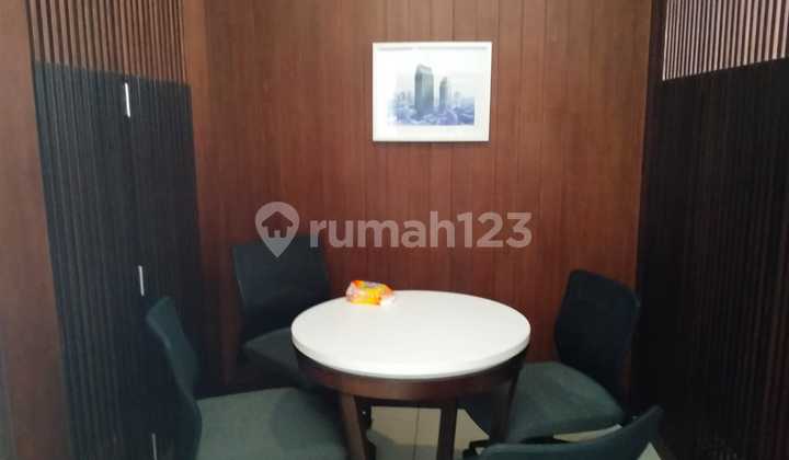 Ruang Kantor model SOHO di Sudirman, Bebas Ganjil Genap. Free Overtime. Dilalui Transjakarta dan MRT. Dekat mall, Hotel, apartemen.