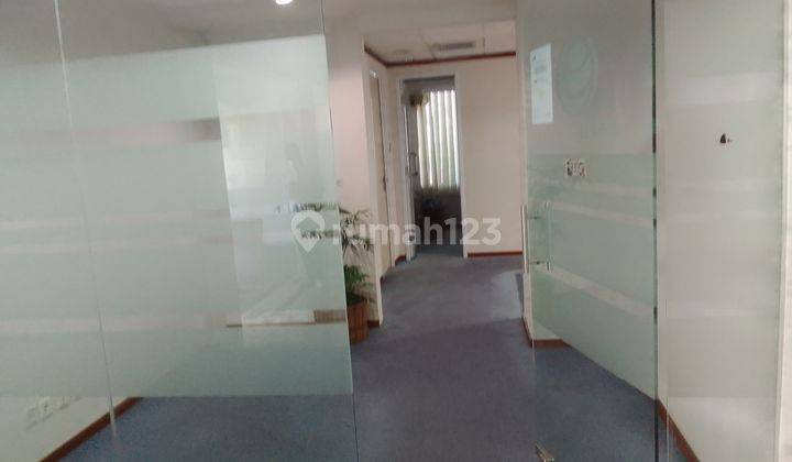 Ruang Kantor Full Furnished Siap Pakai Bebas Ganjil Genap  1