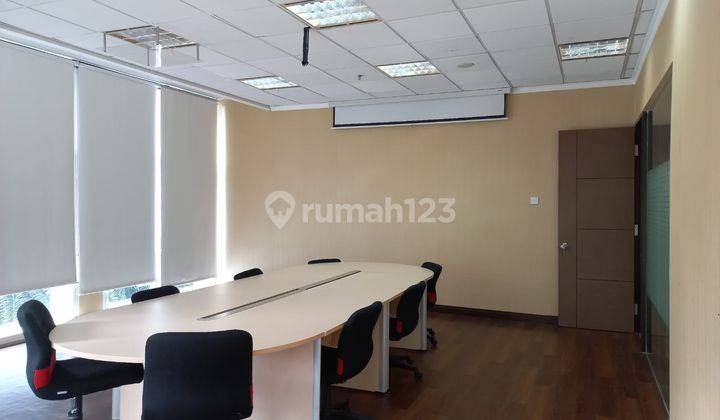 Ruang Kantor Semi Furnished Siap Pakai Bebas Ganjil Genap Free Overtime. Fasilitas gedung lengkap. 2