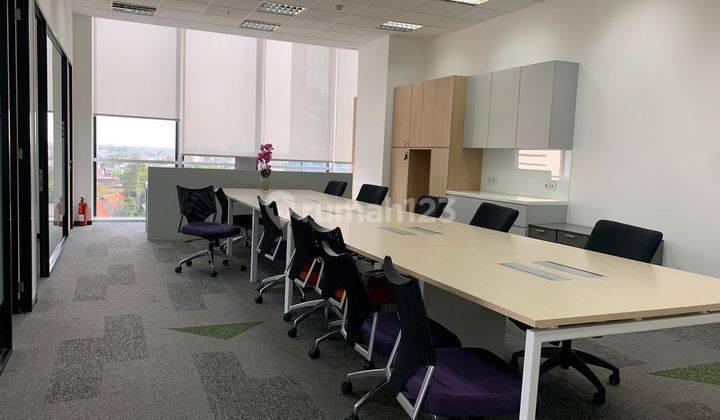 Ruang Kantor Full Furnished Siap Pakai Bebas Ganjil Genap Free Overtime. Dekat Citos. Ada bank BCA