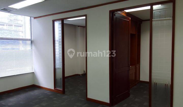 Ruang Kantor di Sudirman, Bebas Ganjil Genap, depan MRT station. 1