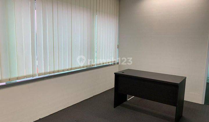 Ruang Kantor Furnished Bebas Ganjil Genap di Sudirman. Dekat sta MRT, halte TJ 2