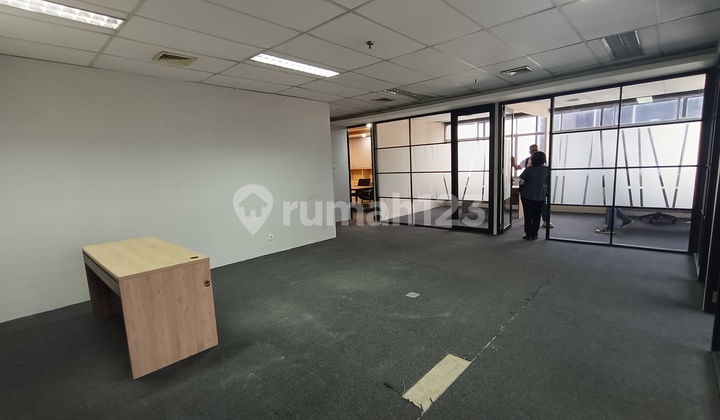 Semi Furnished Office Space in Front of LRT Station, 3 Rooms Available. No Fee.