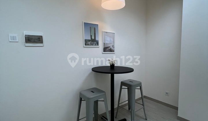 Furnished Office Unit. Ready to Use. Capacity for 2-4 Pax. No Lease Fee. 2