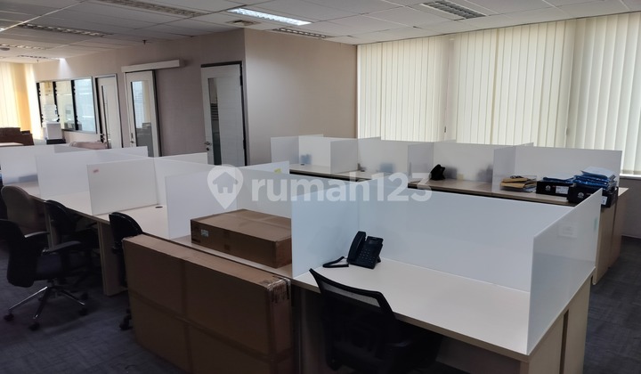 Fully Furnished Office Near Chinese Embassy, Ritz Carlton. No Brokerage Fee.