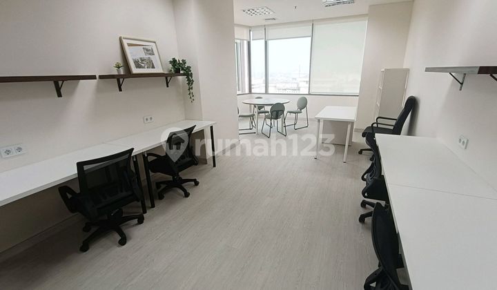 Ruang Kantor Full Furnished Siap Pakai Kapasitas 8 Pax.
