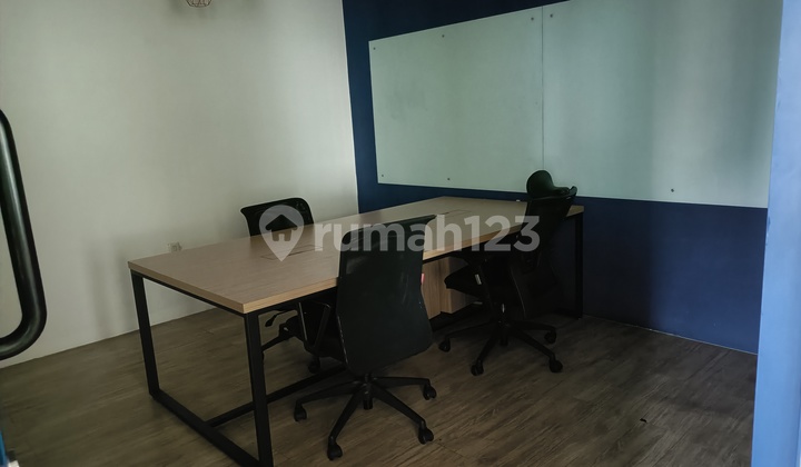 Ruang Kantor Furnished Siap Pakai Bebas Gage Dekat Kedutaan China