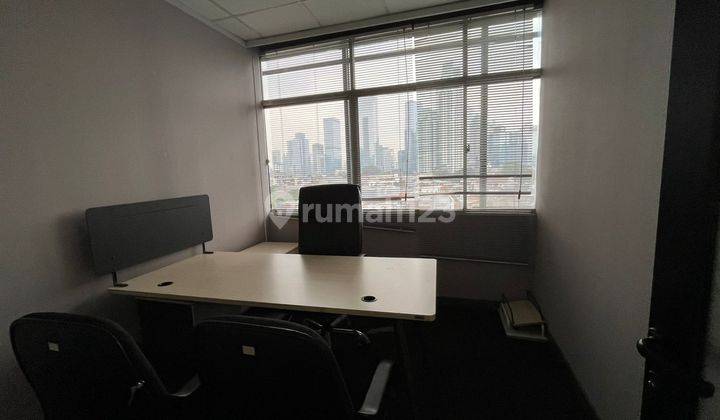 Unit Full Furnished Favorite. Bebas Gage. Depan Sta Lrt.