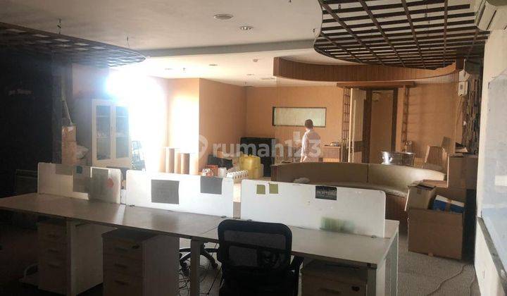 Ruang Kantor Furnished Siap Pakai. Dekat Senayan, Pondok Indah