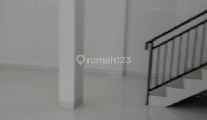 Disewakan Ruko Gandeng 3 Pinggir Jalan Raya Jatikramat Bekasi  10