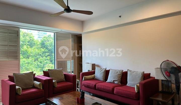 Dijual Apartemen Verde Kuningan 3Br Ruang Tamu Lega - Pool View