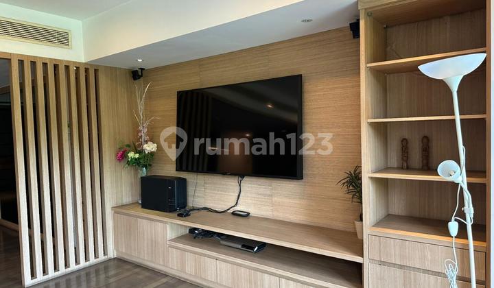 Sell Fast! Verde Kuningan Apartment 3Br 193 M² Area Pool View 2