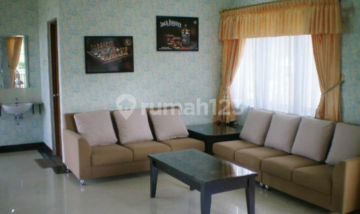 ruang tamu dijual villa istana bunga lembang