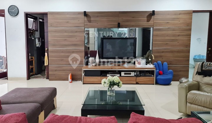 Rumah Semi Furnished Di Supratman Bandung  2