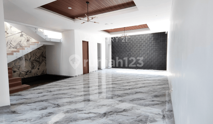 Rumah Mewah Smart Home di Setraduta Bandung Rumah Mewah Smart Home di Setraduta Bandung