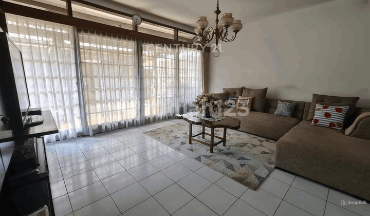 Rumah Asri dan Terawat di Komplek Setrasari Kulon Bandung