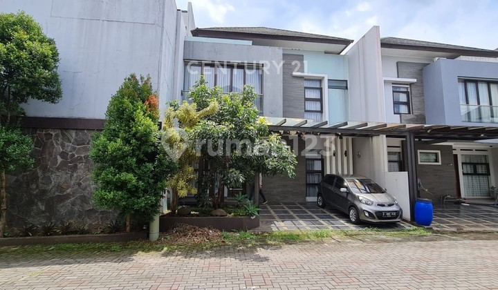 Rumah Nyaman Dan Terawat Di Komplek Setraduta 1