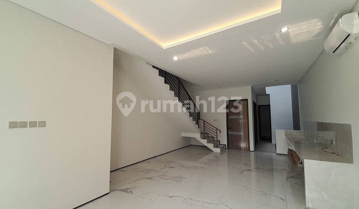 New Minimalist Gres House Setra Duta Hegar I5 Boulevard Fully Furnished 2