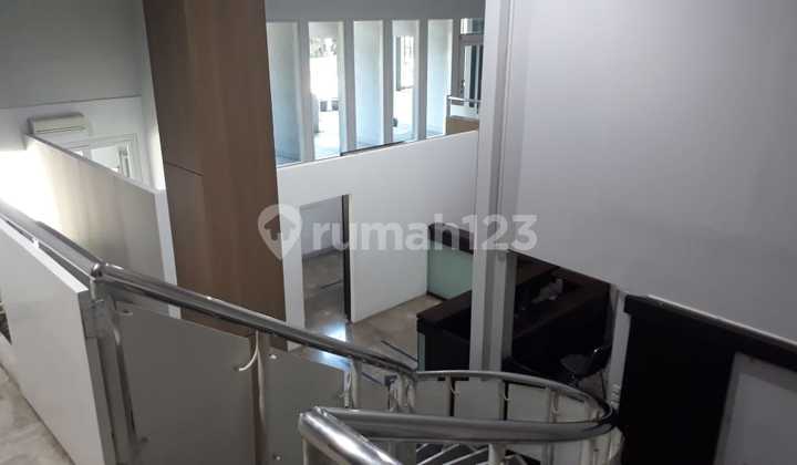 Jual./Sewa Ruang Usaha 3 Lantai di Mainroad Sutami Bandung