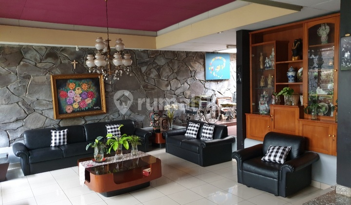 A Well-Maintained Serene House in the Budisari Complex, Sayap Setiabudi 2