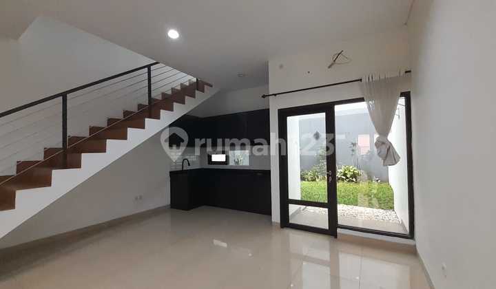 Rumah Baru Minimalis Modern di Komplek Puri Syailendra Sayap Surya Sumantri 2