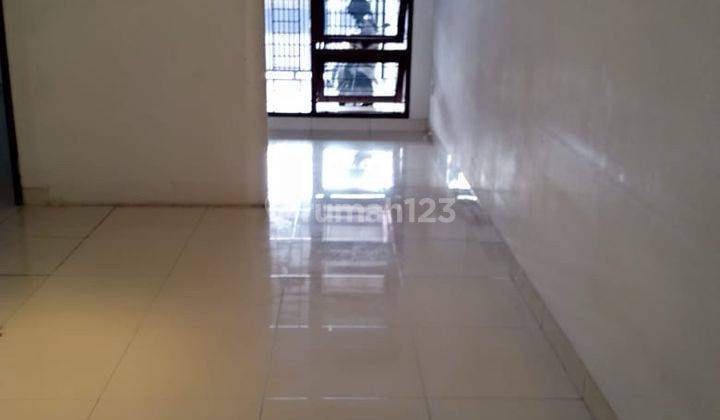 Home Sewa Dekat.sekolah Taman Holis Indah. 2