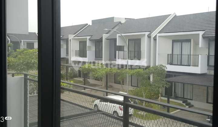 Modern Minimalist New House in New Parahyangan City Modern Minimalist New House in New Parahyangan City