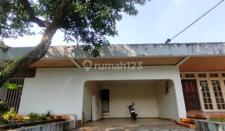 Rumah Besar Pinggir Jalan Raya Arteri Jakarta Sealatan, Cilandak Jakarta Selatan 1