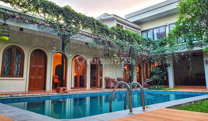 Rumah  Berdesign Mewah dan Classic di area Cipete 1