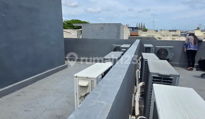 Suitable for Investors: 4-Storey Shophouse Row, 4.5x16m², Continuously Leased by Large Bank 2