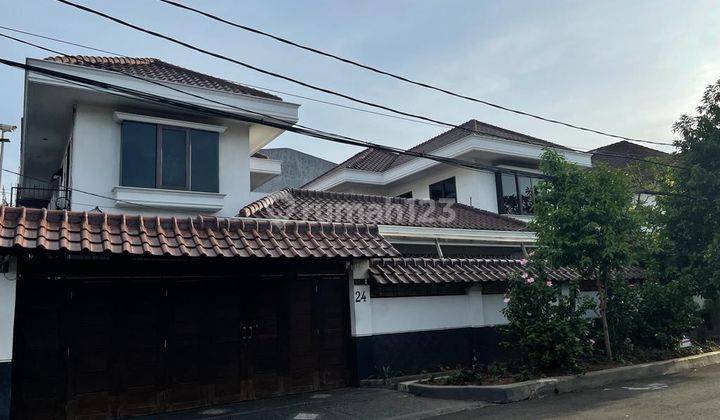 Turun Harga Rumah Modern Arsitektural Jepang Lt 513m2 Anti Banjir di Kayu Putih 1