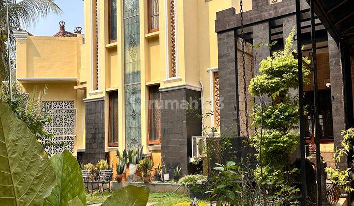 Rumah Kompleks Sirkulasi Adem dengan Kolam Renang & Private Lift 1