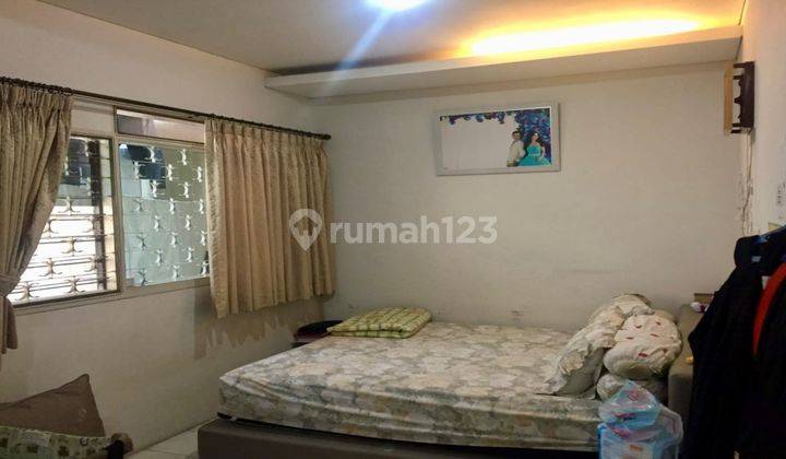 Dijual Rumah Tanjung Duren Utara 144m2 4KT Jalan 2 Mobil 2