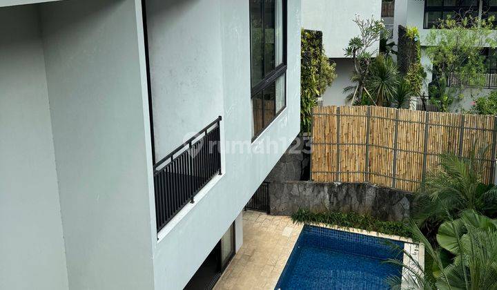 Disewakan Rumah Cluster Mewah Kemang LB 879m2 +Swimming Pool 1