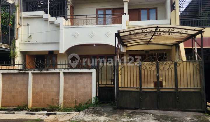 Jual Rumah Siap Huni 10X20m2 di Kedoya Akses Strategis