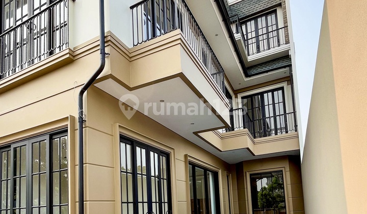 For Sale New Classic European House 317m² in Kebayoran Baru Area