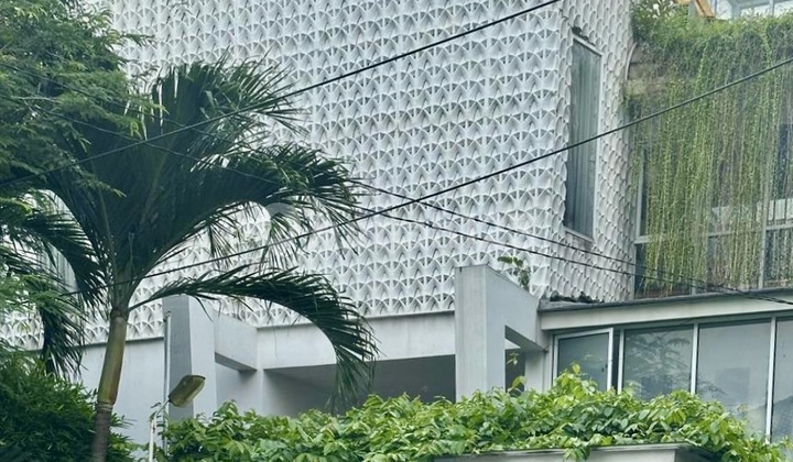 Jual Rumah Mewah 15X23m2 di Rawamangun