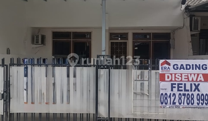 Modern Minimalist House with Access to Main Boulevard Road, Kelapa Gading Modern Minimalist House with Access to Main Boulevard Road, Kelapa Gading