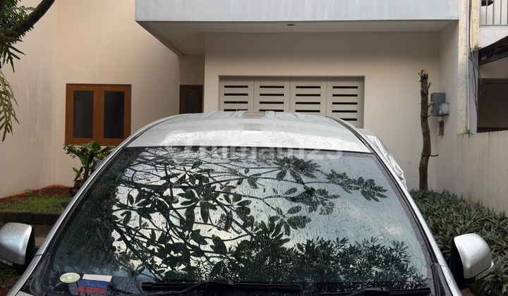 Down! Selling 279m2 Private Townhouse in Lebak Bulus