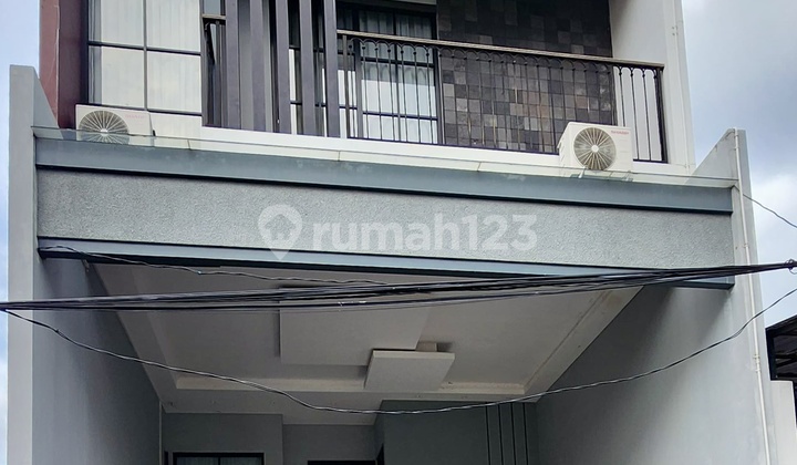 Sell 6x20m2 Ready-to-Occupy House in Taman Jeruk, West Jakarta 1