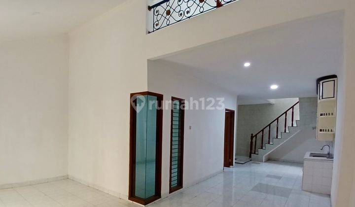 Disewakan Rumah Kompleks 6x15m2 Belakang Mkg 2