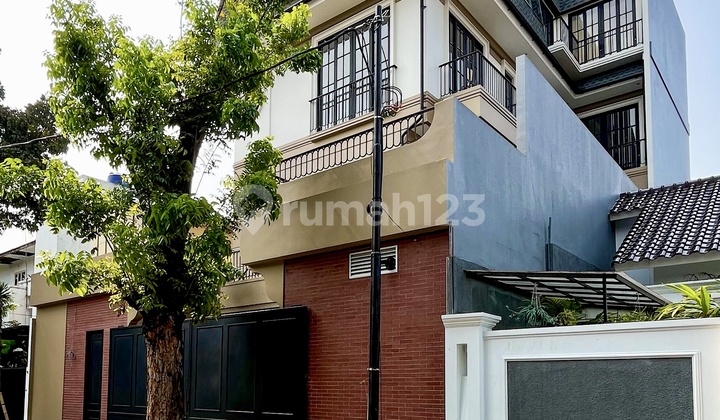 For Sale New Classic European House 317m² in Kebayoran Baru Area