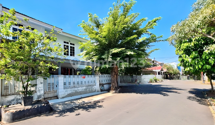 Selling Good Corner House 13x17m² Janur Asri Selling Good Corner House 13x17m² Janur Asri